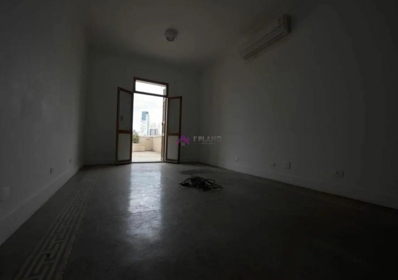 PP1831003.jpg