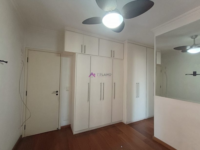 PP1750038.jpg