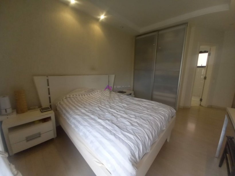 PP728015.jpg