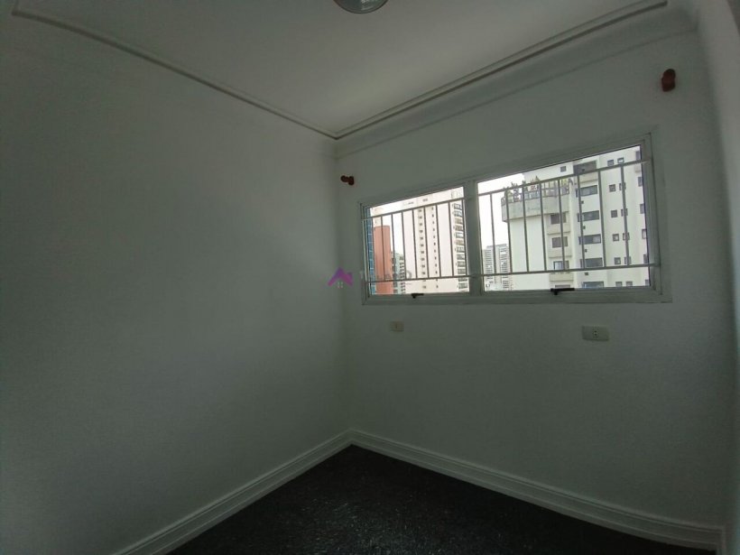 PP1352008.jpg