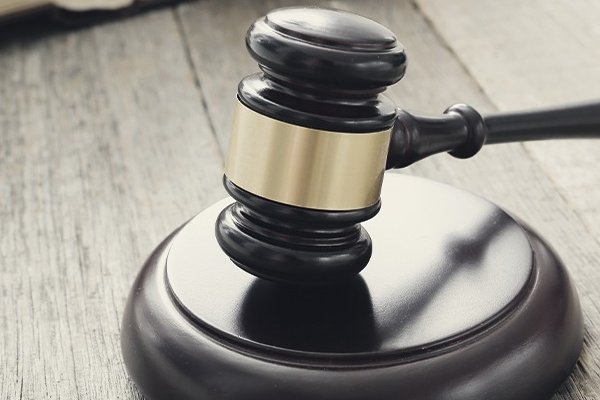 Lei que proíbe despejos até o fim de 2021 é restabelecida